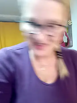 irinamaux online show from March 14, 10:59 pm