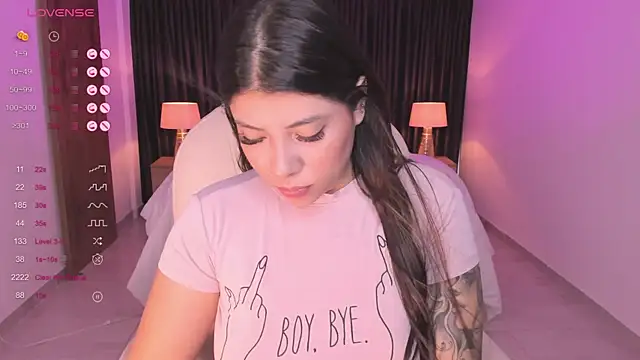 Snapshot of celeste_rosse chatting on December 18, 7:19 pm celeste rosse online show from December 18, 7:19 pm