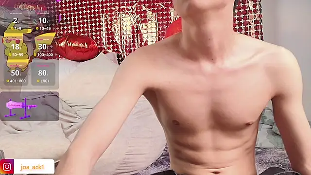 Snapshot of Levii_Ackermann chatting on February 13, 7:42 pm Levii Ackermann online show from February 13, 7:42 pm