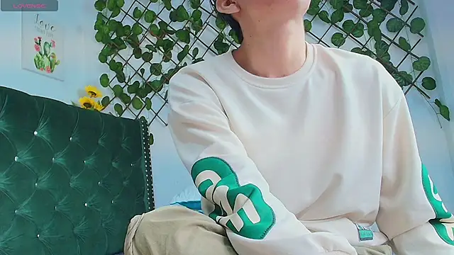 Snapshot of Levii_Ackermann chatting on March 15, 2:01 pm Levii Ackermann online show from March 15, 2:01 pm