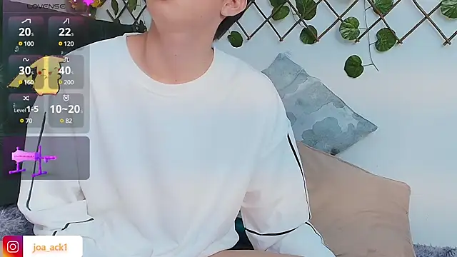 Snapshot of Levii_Ackermann chatting on March 17, 6:11 pm Levii Ackermann online show from March 17, 6:11 pm