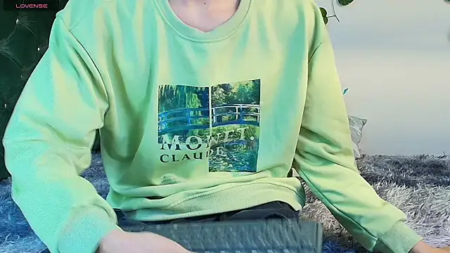 Snapshot of Levii_Ackermann chatting on March 19, 1:40 pm Levii Ackermann online show from March 19, 1:40 pm