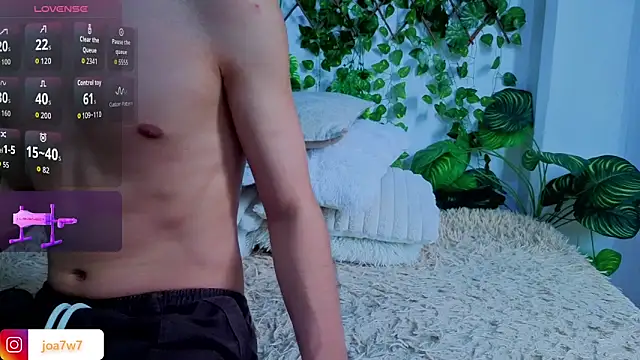 Snapshot of Levii_Ackermann chatting on September 12, 7:14 pm Levii Ackermann online show from September 12, 7:14 pm