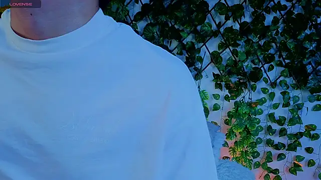 Snapshot of Levii_Ackermann chatting on September 29, 2:55 pm Levii Ackermann online show from September 29, 2:55 pm