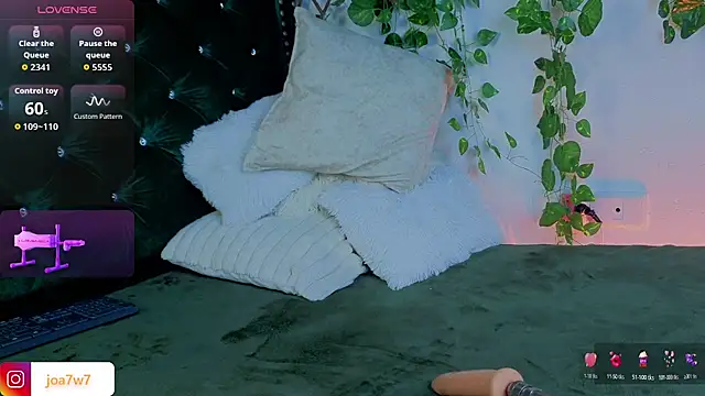 Snapshot of Levii_Ackermann chatting on November 6, 3:13 pm Levii Ackermann online show from November 6, 3:13 pm