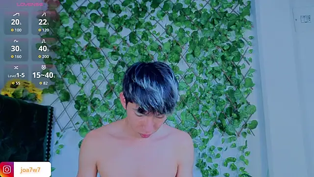 Snapshot of Levii_Ackermann chatting on November 18, 7:51 pm Levii Ackermann online show from November 18, 7:51 pm