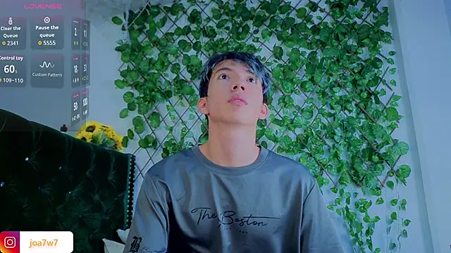 Snapshot of Levii_Ackermann chatting on November 22, 5:34 pm Levii Ackermann online show from November 22, 5:34 pm