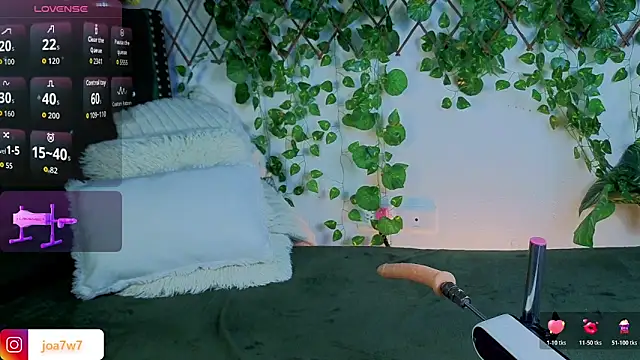 Snapshot of Levii_Ackermann chatting on November 24, 1:55 pm Levii Ackermann online show from November 24, 1:55 pm