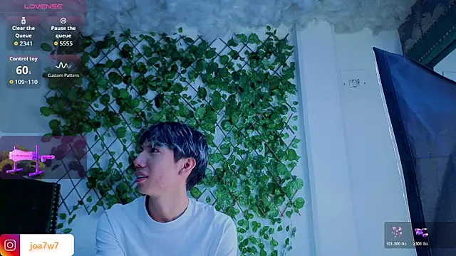 Snapshot of Levii_Ackermann chatting on November 29, 4:43 pm Levii Ackermann online show from November 29, 4:43 pm