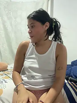 Snapshot of Tamiapple chatting on December 17, 3:12 am Tamiapple online show from December 17, 3:12 am