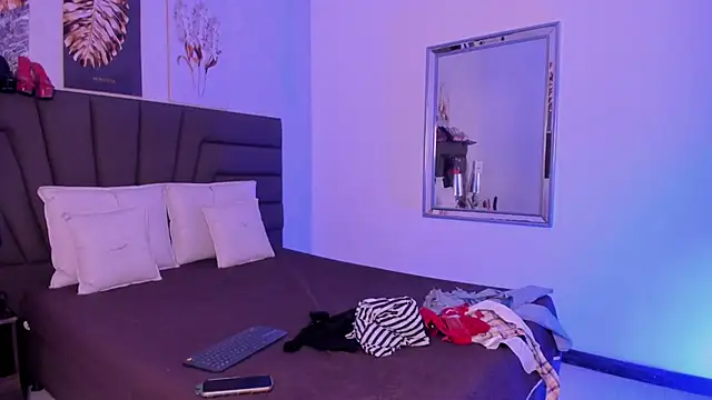 Sofi Perez  online show from February 12, 11:27 am