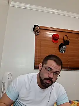 Snapshot of Zander823 chatting on February 5, 7:35 am Zander823 online show from February 5, 7:35 am