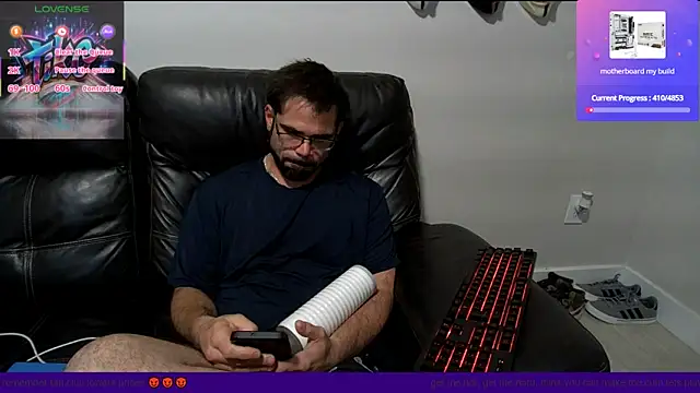 Snapshot of Zander823 chatting on June 5, 6:57 pm Zander823 online show from June 5, 6:57 pm