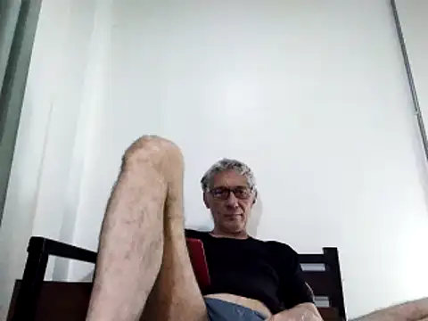 Snapshot of BIGUNCUTHARDCOCK chatting on March 12, 11:31 am BIGUNCUTHARDCOCK online show from March 12, 11:31 am