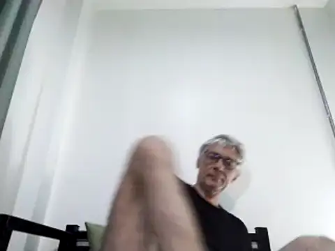 Snapshot of BIGUNCUTHARDCOCK chatting on March 13, 11:30 am BIGUNCUTHARDCOCK online show from March 13, 11:30 am