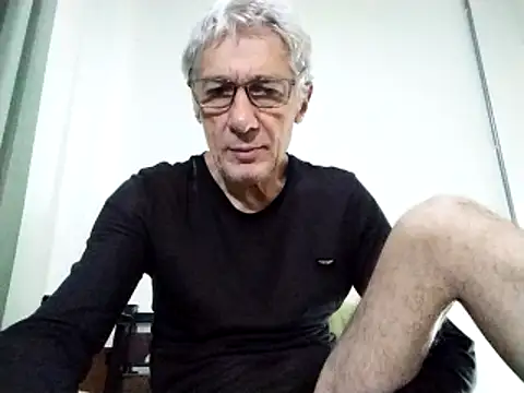 Snapshot of BIGUNCUTHARDCOCK chatting on March 14, 12:43 am BIGUNCUTHARDCOCK online show from March 14, 12:43 am