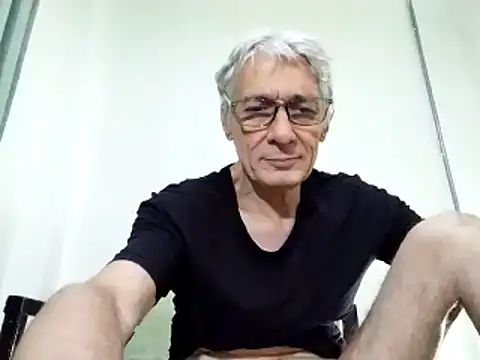 Snapshot of BIGUNCUTHARDCOCK chatting on March 15, 1:07 pm BIGUNCUTHARDCOCK online show from March 15, 1:07 pm