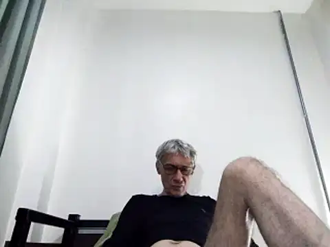 Snapshot of BIGUNCUTHARDCOCK chatting on March 16, 3:47 am BIGUNCUTHARDCOCK online show from March 16, 3:47 am