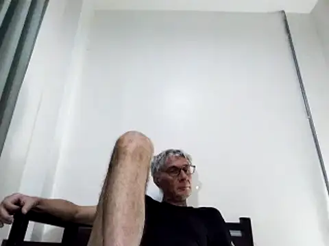 Snapshot of BIGUNCUTHARDCOCK chatting on March 17, 1:14 am BIGUNCUTHARDCOCK online show from March 17, 1:14 am