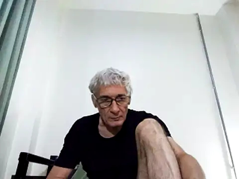 Snapshot of BIGUNCUTHARDCOCK chatting on March 17, 7:46 am BIGUNCUTHARDCOCK online show from March 17, 7:46 am