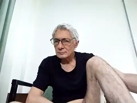 Snapshot of BIGUNCUTHARDCOCK chatting on March 20, 7:47 am BIGUNCUTHARDCOCK online show from March 20, 7:47 am