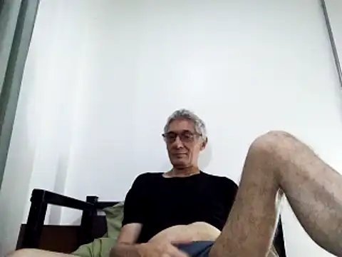 Snapshot of BIGUNCUTHARDCOCK chatting on March 21, 3:44 am BIGUNCUTHARDCOCK online show from March 21, 3:44 am