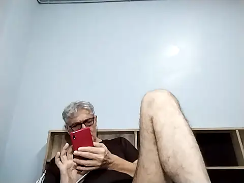 Snapshot of BIGUNCUTHARDCOCK chatting on September 17, 2:41 pm BIGUNCUTHARDCOCK online show from September 17, 2:41 pm