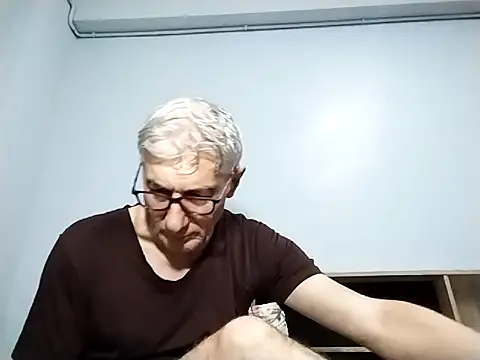 Snapshot of BIGUNCUTHARDCOCK chatting on September 18, 4:58 am BIGUNCUTHARDCOCK online show from September 18, 4:58 am