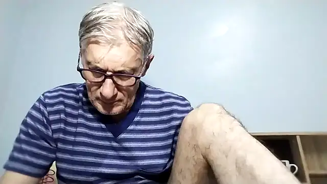 Snapshot of BIGUNCUTHARDCOCK chatting on September 20, 1:17 am BIGUNCUTHARDCOCK online show from September 20, 1:17 am