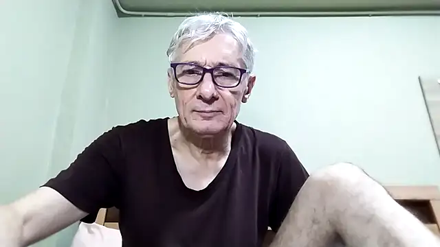 Snapshot of BIGUNCUTHARDCOCK chatting on October 1, 2:17 am BIGUNCUTHARDCOCK online show from October 1, 2:17 am