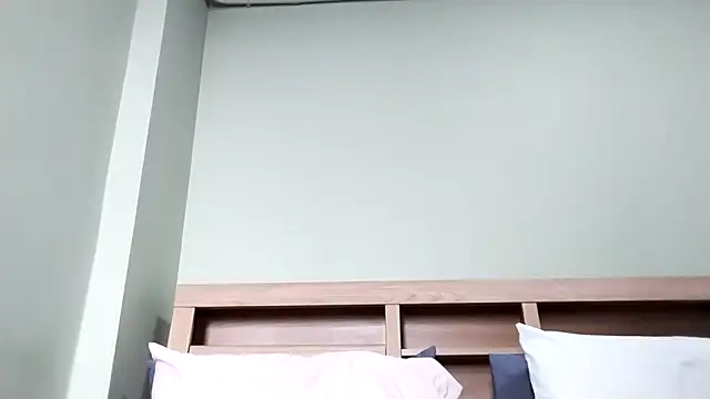 Snapshot of BIGUNCUTHARDCOCK chatting on October 3, 1:24 am BIGUNCUTHARDCOCK online show from October 3, 1:24 am