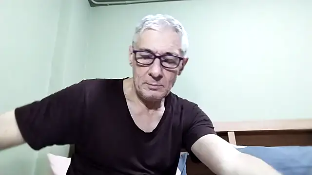 Snapshot of BIGUNCUTHARDCOCK chatting on October 4, 2:42 am BIGUNCUTHARDCOCK online show from October 4, 2:42 am