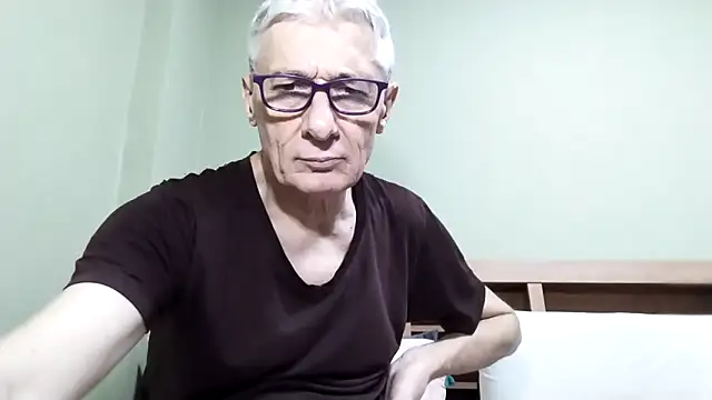 Snapshot of BIGUNCUTHARDCOCK chatting on October 4, 2:48 pm BIGUNCUTHARDCOCK online show from October 4, 2:48 pm