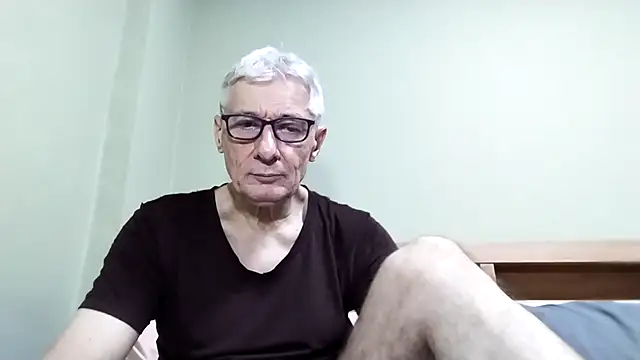 Snapshot of BIGUNCUTHARDCOCK chatting on October 6, 2:03 pm BIGUNCUTHARDCOCK online show from October 6, 2:03 pm