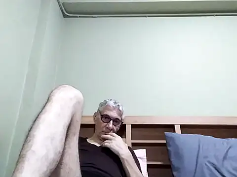 Snapshot of BIGUNCUTHARDCOCK chatting on October 8, 1:53 pm BIGUNCUTHARDCOCK online show from October 8, 1:53 pm