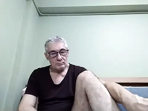 Snapshot of BIGUNCUTHARDCOCK chatting on October 15, 2:22 am BIGUNCUTHARDCOCK online show from October 15, 2:22 am