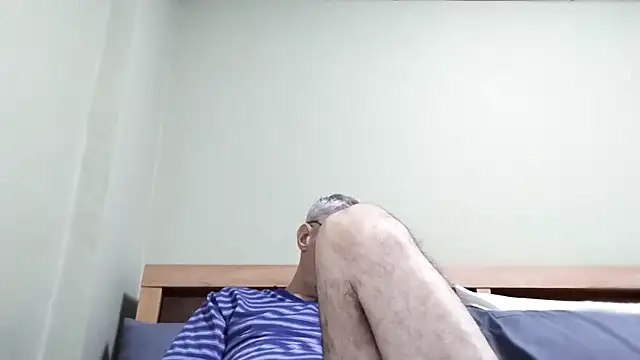 Snapshot of BIGUNCUTHARDCOCK chatting on October 26, 12:44 pm BIGUNCUTHARDCOCK online show from October 26, 12:44 pm