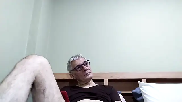 Snapshot of BIGUNCUTHARDCOCK chatting on October 29, 1:02 pm BIGUNCUTHARDCOCK online show from October 29, 1:02 pm