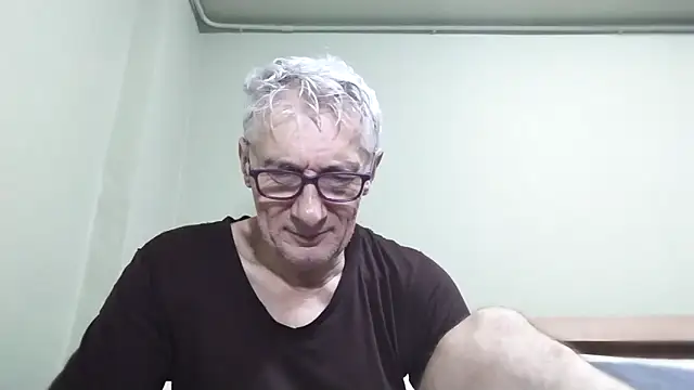 Snapshot of BIGUNCUTHARDCOCK chatting on November 1, 1:29 am BIGUNCUTHARDCOCK online show from November 1, 1:29 am