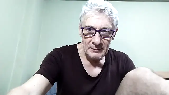 Snapshot of BIGUNCUTHARDCOCK chatting on November 14, 12:31 am BIGUNCUTHARDCOCK online show from November 14, 12:31 am