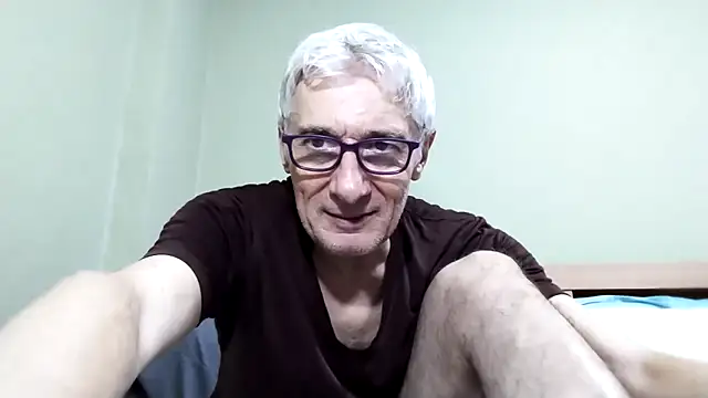 Snapshot of BIGUNCUTHARDCOCK chatting on November 18, 3:56 am BIGUNCUTHARDCOCK online show from November 18, 3:56 am