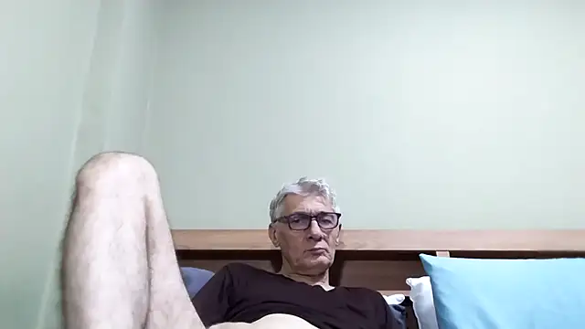 Snapshot of BIGUNCUTHARDCOCK chatting on November 21, 1:10 pm BIGUNCUTHARDCOCK online show from November 21, 1:10 pm