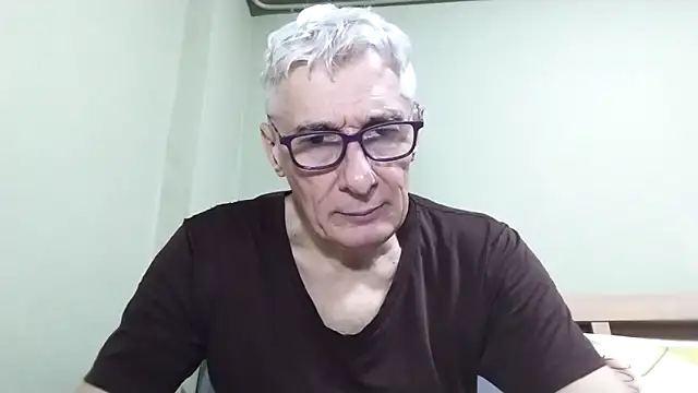 Snapshot of BIGUNCUTHARDCOCK chatting on December 2, 11:15 am BIGUNCUTHARDCOCK online show from December 2, 11:15 am