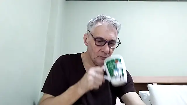 BIGUNCUTHARDCOCK online show from December 19, 1:45 am