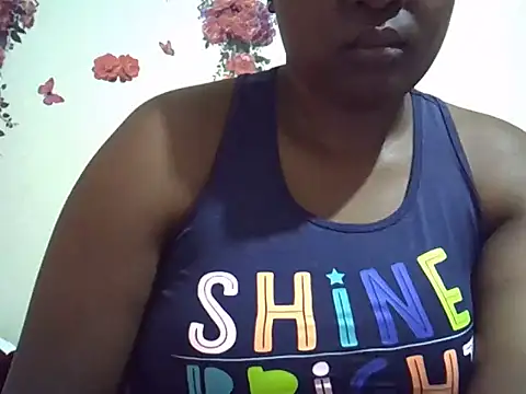 Snapshot of Giannah01 chatting on April 18, 8:29 am Giannah01 online show from April 18, 8:29 am