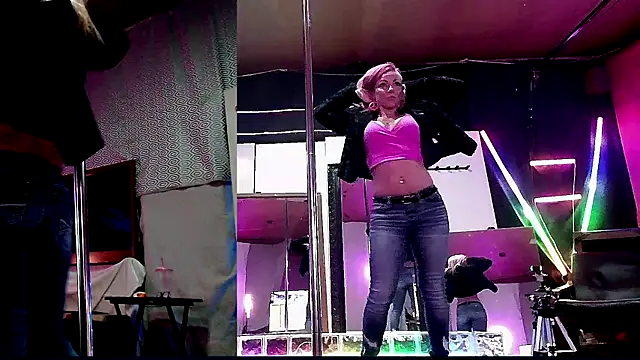 MadisonMarie online show from December 22, 8:38 am