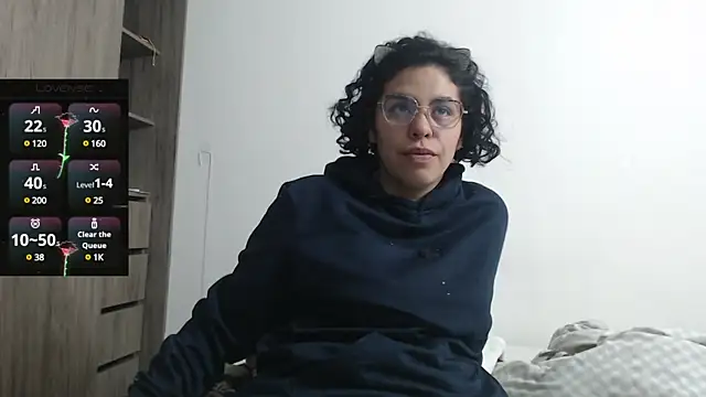 Anne purple online show from February 28, 3:37 pm