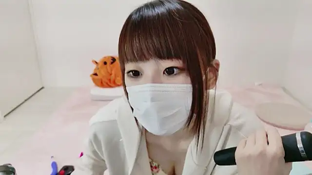 hi---chan- online show from November 15, 8:38 pm