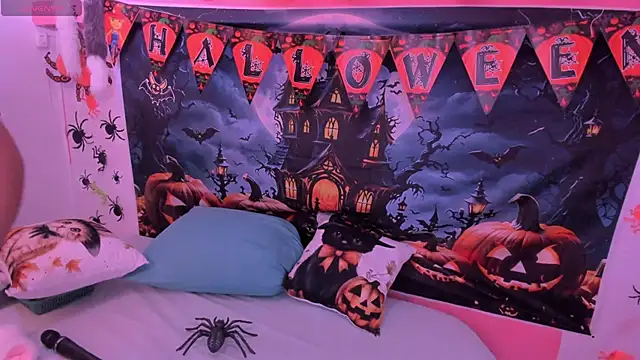 charlotte-11 online show from October 25, 3:29 pm