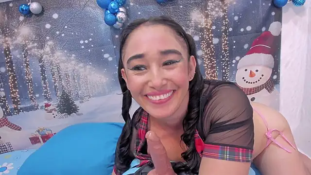 charlotte-11 online show from December 20, 3:41 pm